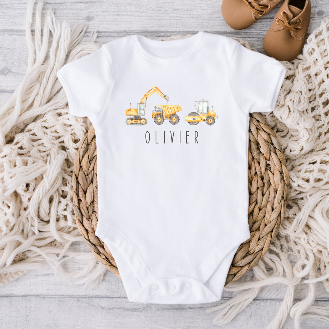 Gepersonaliseerd T-shirt of Babyromper met Bouwvoertuigen