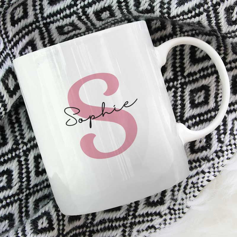 Gepersonaliseerde mok met naam, gepersonaliseerd cadeau voor haar, letter verschillende kleuren, pastel, pastelkleuren, mokken met teks, mokken met naam, hoofdletter, letter voornaam