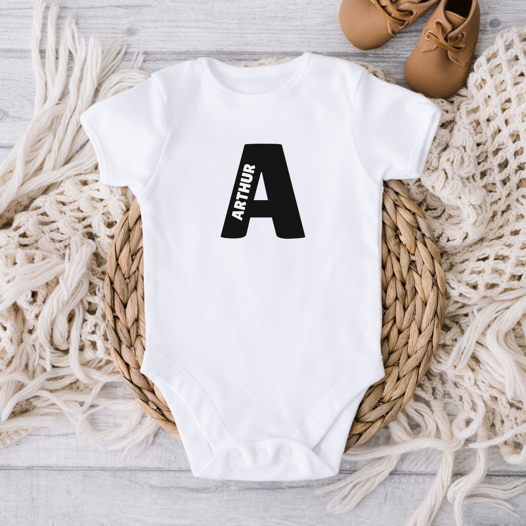 Gepersonaliseerd T-Shirt met Naam & Initiaal – Matching Familie- & Vriendenset